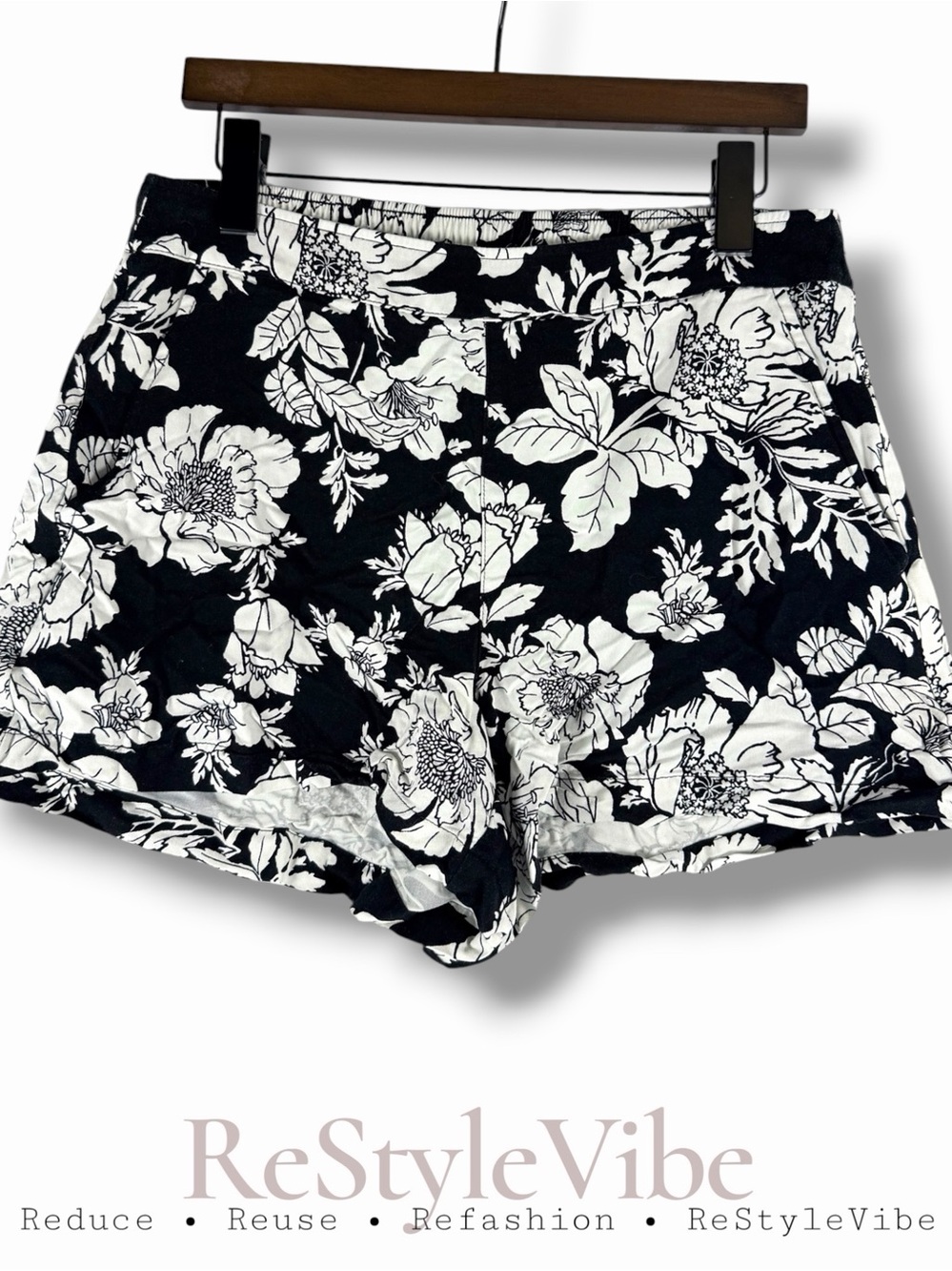 OLD NAVY Women’s Size L Shorts Floral High Rise Fit Flowy Rayon Viscose Boho